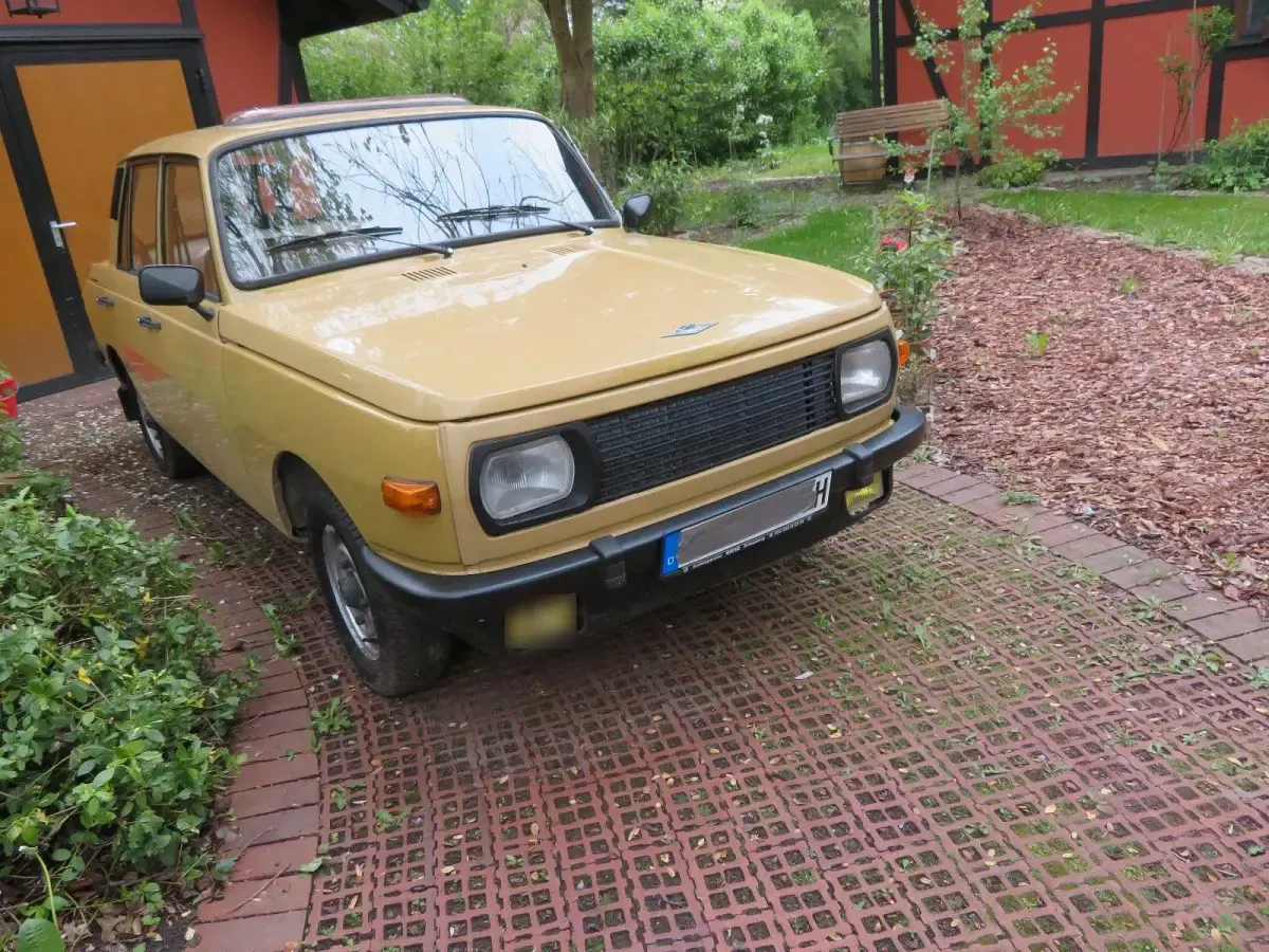 Gebraucht Wartburg 353 50 PS (36 kW) 1984 Andere farben Limousine