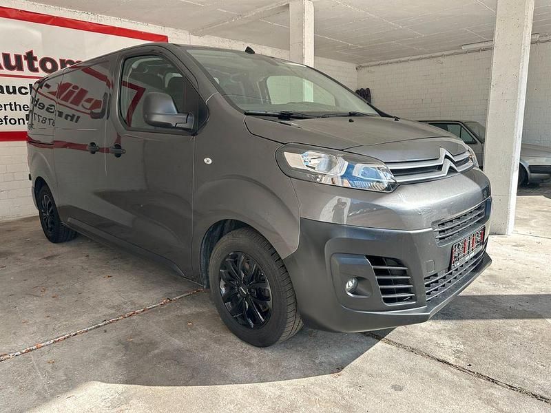 Grau Gebraucht 2022 Citroën Jumpy Van / Kleinbus | 16.900 € (Guter Preis) - Bild 1/4