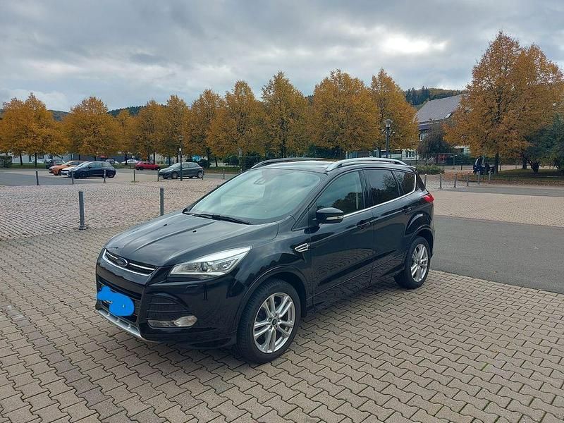 Gebraucht Ford Kuga Individual 179 PS (131 kW) 2016 Schwarz SUV