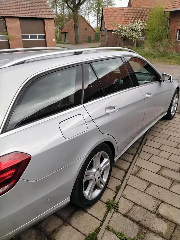 Gebraucht Mercedes E220 170 PS (125 kW) 2013 Silber Kombi