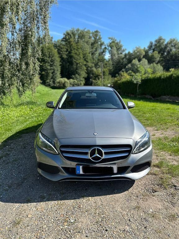 Silber Gebraucht 2015 Mercedes C220 Avantgarde Limousine | 17.700 € (Fairer Preis) - Bild 1/4