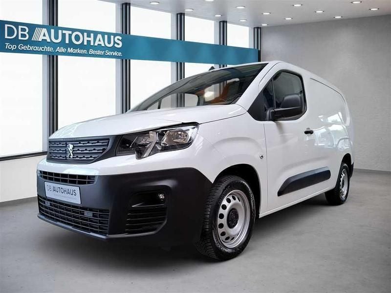 Weiß Gebraucht 2022 Peugeot Partner Premium Van / Kleinbus | 13.870 € (Fairer Preis) - Bild 1/4