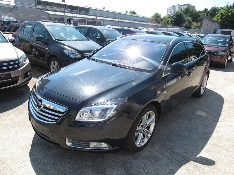 Schwarz Gebraucht 2011 Opel Insignia Sport Kombi | 3.900 € (Fairer Preis) - Bild 1/4