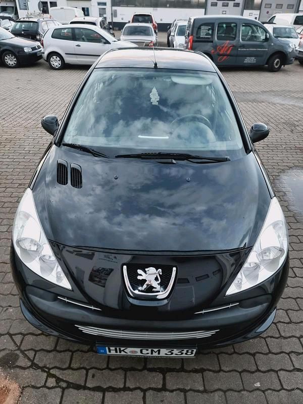 Schwarz Gebraucht 2009 Peugeot 206+ Kleinwagen | 2.300 € (Fairer Preis) - Bild 1/4