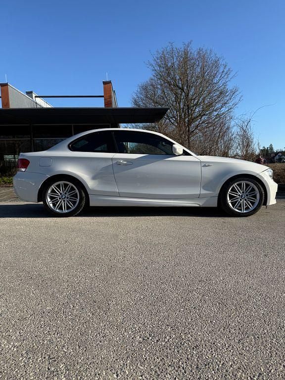 Gebraucht BMW 123 Performance 204 PS (150 kW) 2012 Weiß Kleinwagen