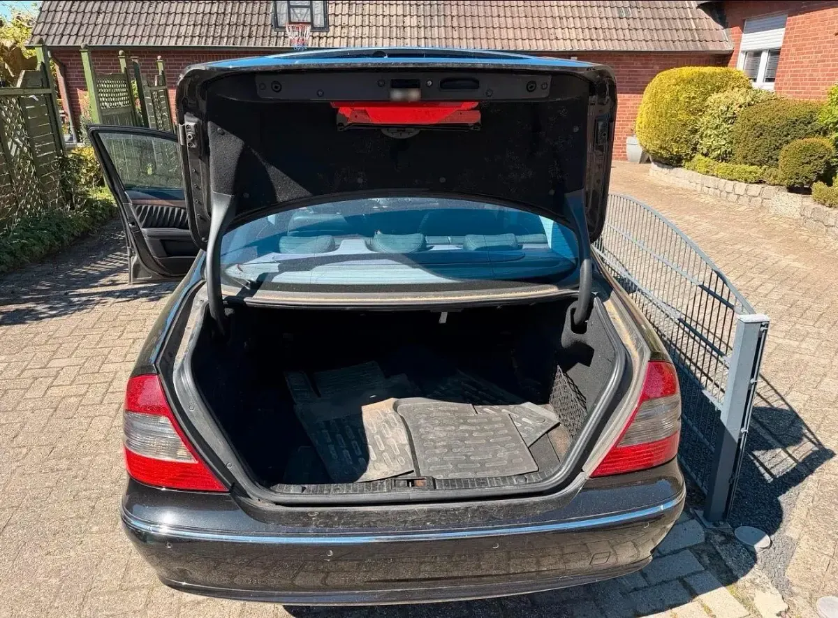 Gebraucht Mercedes E300 211 PS (155 kW) 2008 Blau Limousine