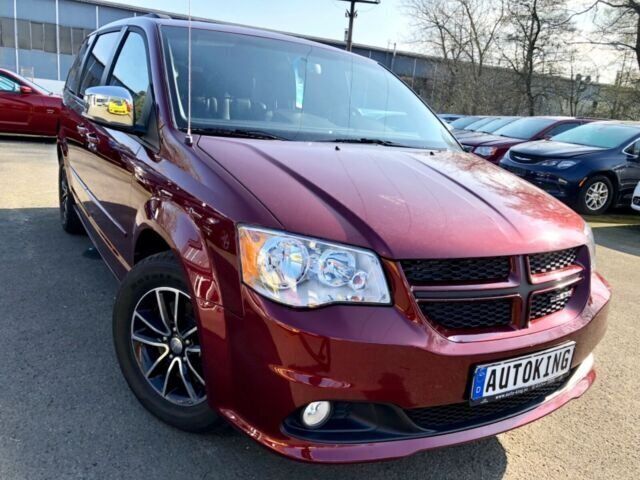 Gebraucht Dodge Grand Caravan 287 PS (211 kW) 2019 Rot metallic Van / Kleinbus