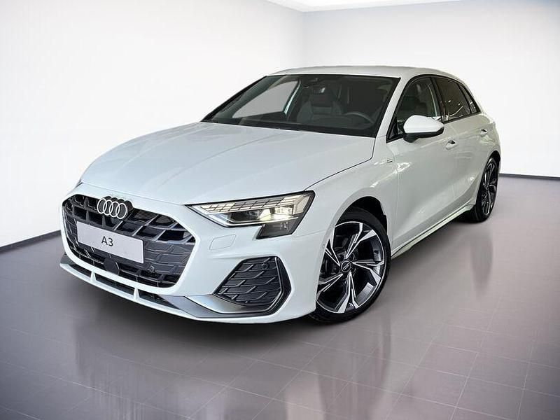 Gebraucht Audi A3 S-Line 150 PS (110 kW) 2025 Gletscherweiß metallic Limousine
