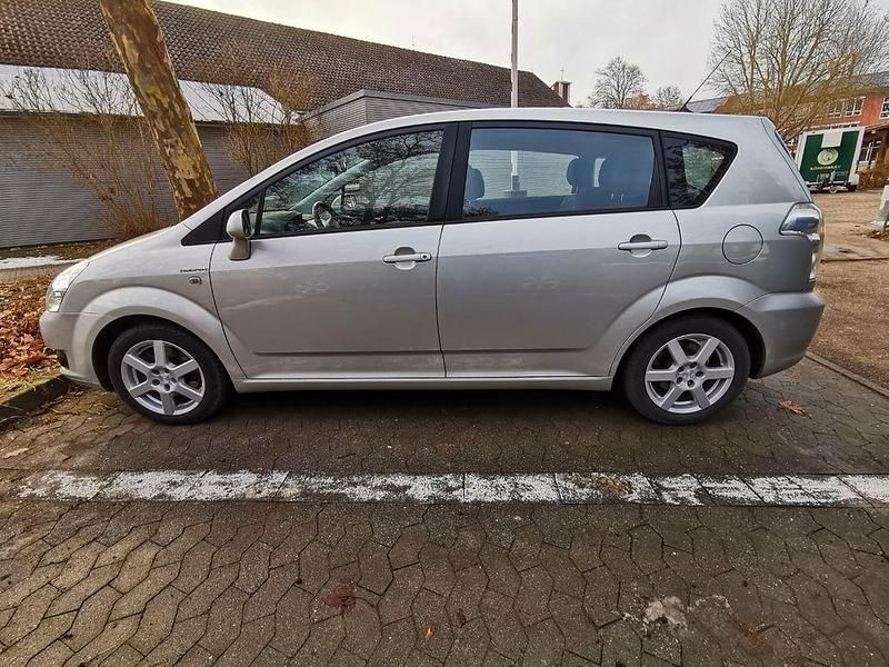 Gebraucht Toyota Corolla Verso 136 PS (100 kW) 2008 Silber Van / Kleinbus