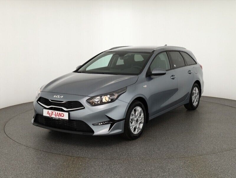 Silber Neu 2025 Kia Ceed Sportswagon 2 Kombi | 25.490 € (Superpreis) - Bild 1/4