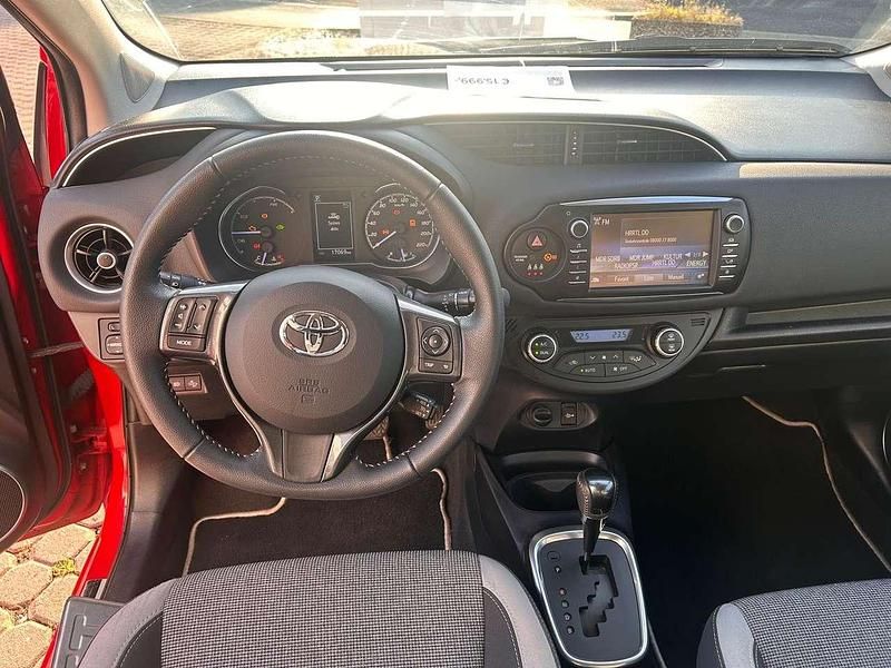 Gebraucht Toyota Yaris Hybrid Team 101 PS (74 kW) 2020 Super red v Kleinwagen