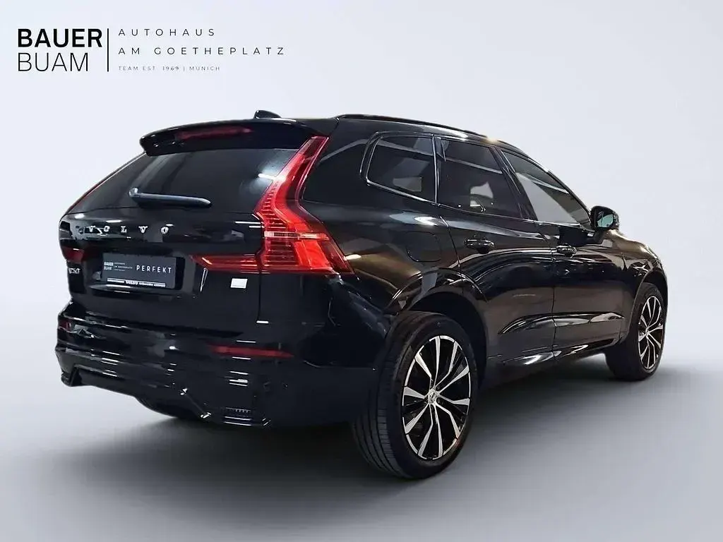 Gebraucht Volvo XC60 R-Design 253 PS (186 kW) 2022 Onyx black / metallic SUV