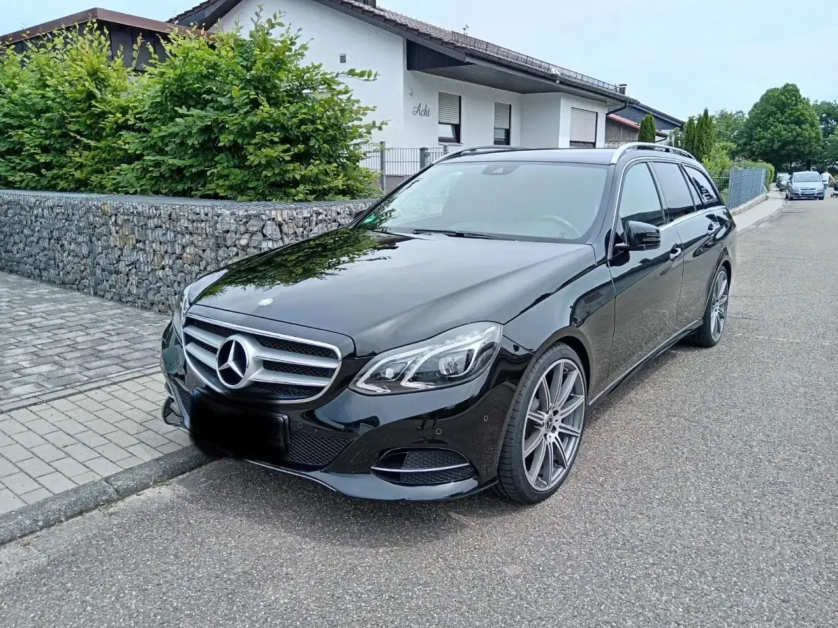 Gebraucht Mercedes E200 Avantgarde 184 PS (135 kW) 2015 Schwarz Kombi
