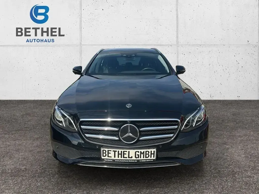 Gebraucht Mercedes E220 Avantgarde 194 PS (142 kW) 2019 Schwarz Limousine