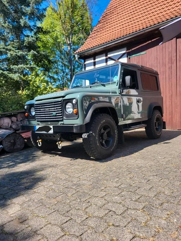 Gebraucht Land Rover Defender 122 PS (89 kW) 2011 Grün SUV