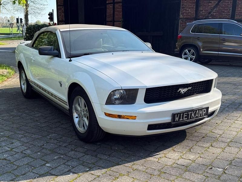 Second-hand Ford Mustang 213 CP (156 kW) 2008 Alb Cabrio