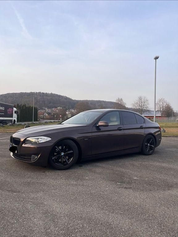 Gebraucht BMW 523 Performance 204 PS (150 kW) 2010 Braun Limousine