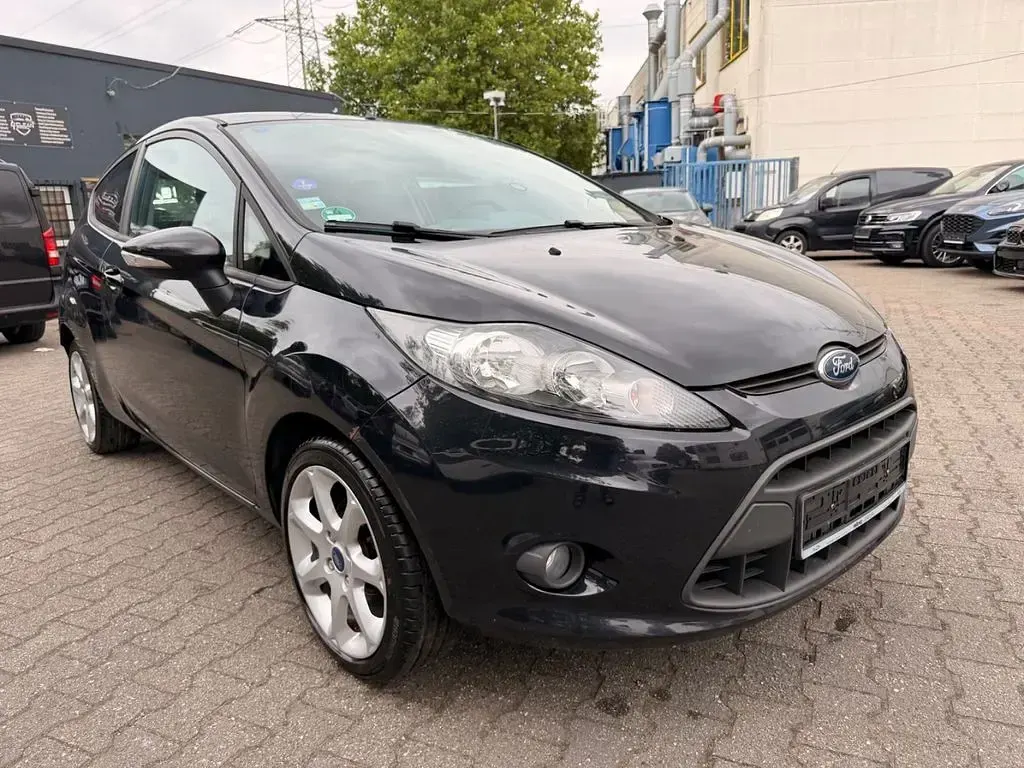 Gebraucht Ford Fiesta Titanium 82 PS (60 kW) 2011 Schwarz Kleinwagen