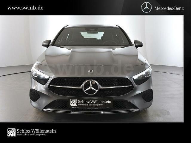 Gebraucht Mercedes A180 Progressive 136 PS (100 kW) 2025 Metalliclack mountaingrau Limousine