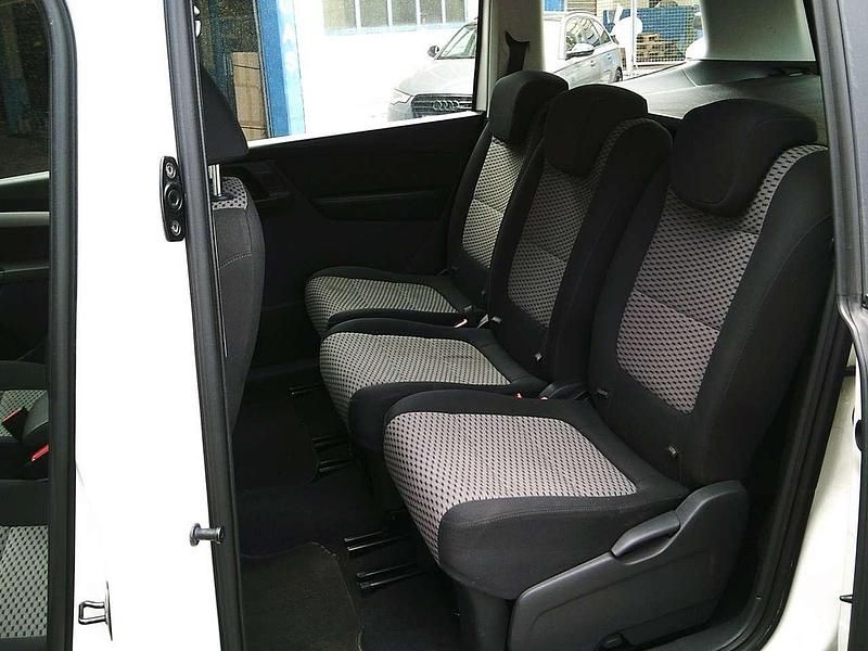 Gebraucht VW Sharan Trendline 140 PS (102 kW) 2012 Candyweiß Van / Kleinbus