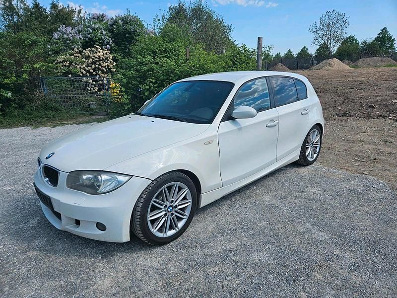 Weiß Gebraucht 2009 BMW 116 Kleinwagen | 3.000 € - Bild 1/4