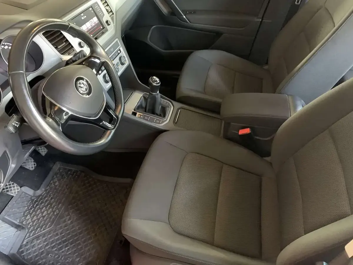 Gebraucht VW Golf VII Comfortline 150 PS (110 kW) 2016 Rot Kombi