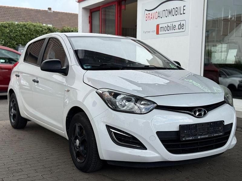 Gebraucht Hyundai i20 Edition 86 PS (63 kW) 2014 Weiß Kleinwagen