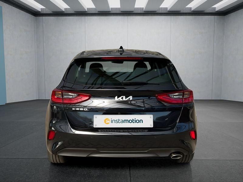 Second-hand Kia Ceed Vision 101 CP (74 kW) 2025 Negru Hatchback