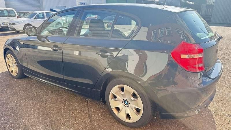 Gebraucht BMW 116 122 PS (89 kW) 2010 Schwarz ii Kleinwagen