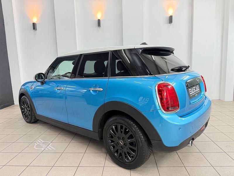 Używany Mini Cooper 136 KM (100 kW) 2018 Niebieski Hatchback
