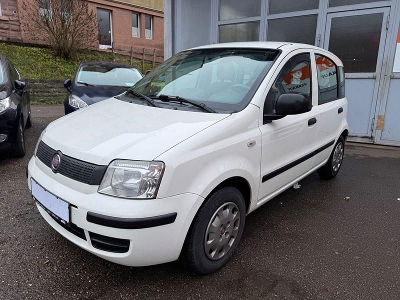 Weiß Gebraucht 2012 Fiat Panda Classica Kleinwagen | 4.295 € (Etwas zu teuer) - Bild 1/4
