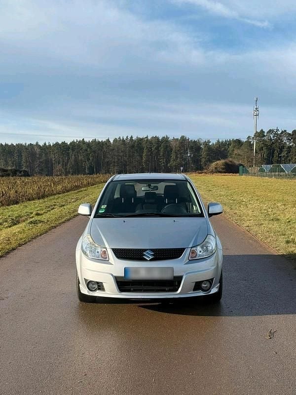 Gebraucht Suzuki SX4 120 PS (88 kW) 2010 Silber Limousine