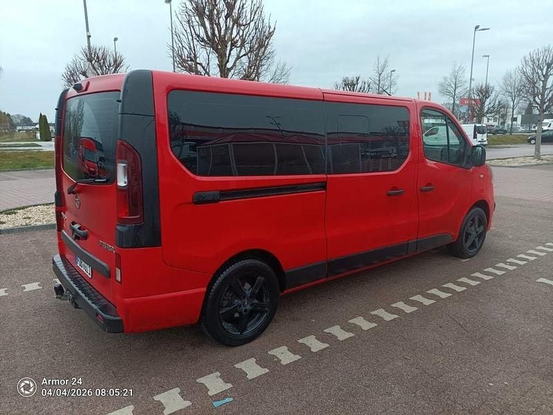 Gebraucht Opel Vivaro 145 PS (106 kW) 2016 Rot Van / Kleinbus