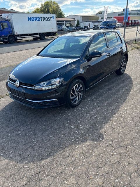 Schwarz Gebraucht 2017 VW Golf VII Sound Limousine | 15.800 € (Guter Preis) - Bild 1/4