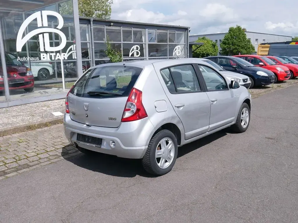 Gebraucht Dacia Sandero Lauréate 68 PS (50 kW) 2009 Grau Limousine