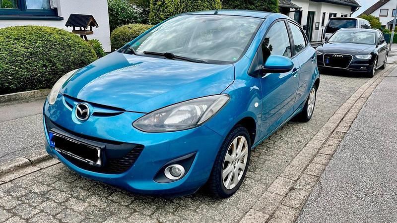Andere außenfarben Gebraucht 2011 Mazda 2 Kleinwagen | 4.500 € - Bild 1/4