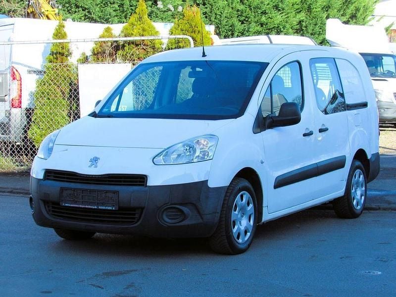 Weiß Gebraucht 2015 Peugeot Partner Van / Kleinbus | 3.900 € - Bild 1/4