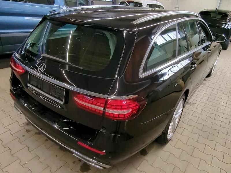 Gebraucht Mercedes E300 306 PS (225 kW) 2022 Schwarz Kombi