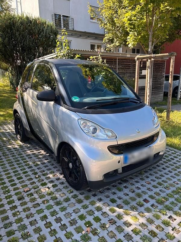 Grau Gebraucht 2009 Smart ForTwo Coupé Kleinwagen | 3.199 € (Fairer Preis) - Bild 1/4