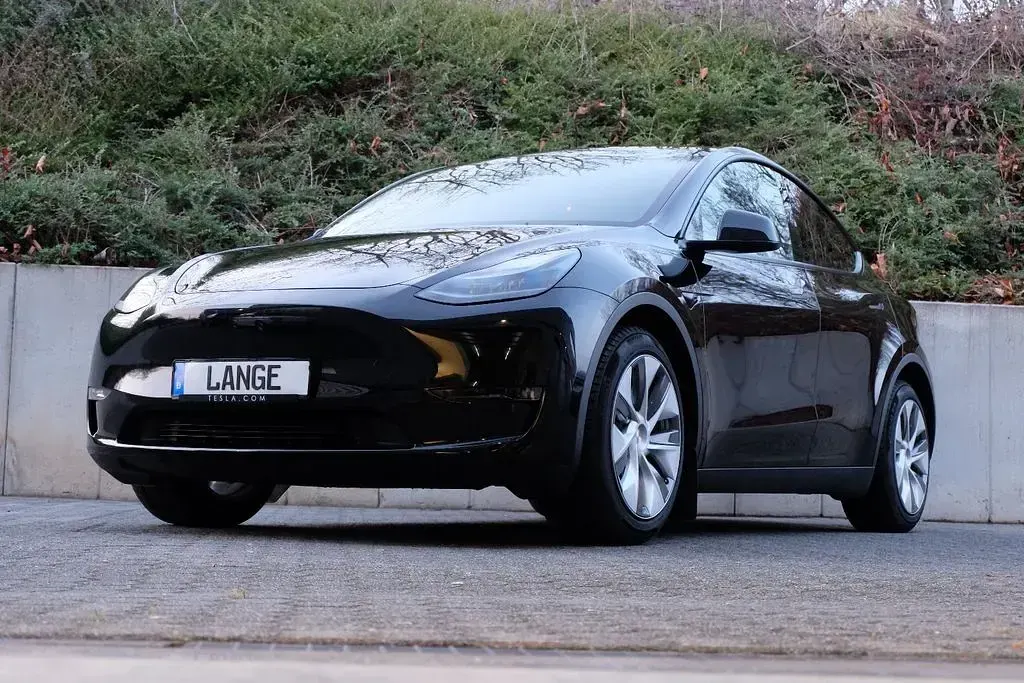 Gebraucht Tesla Model Y 378 kW (514 PS) 2024 Schwarz uni SUV