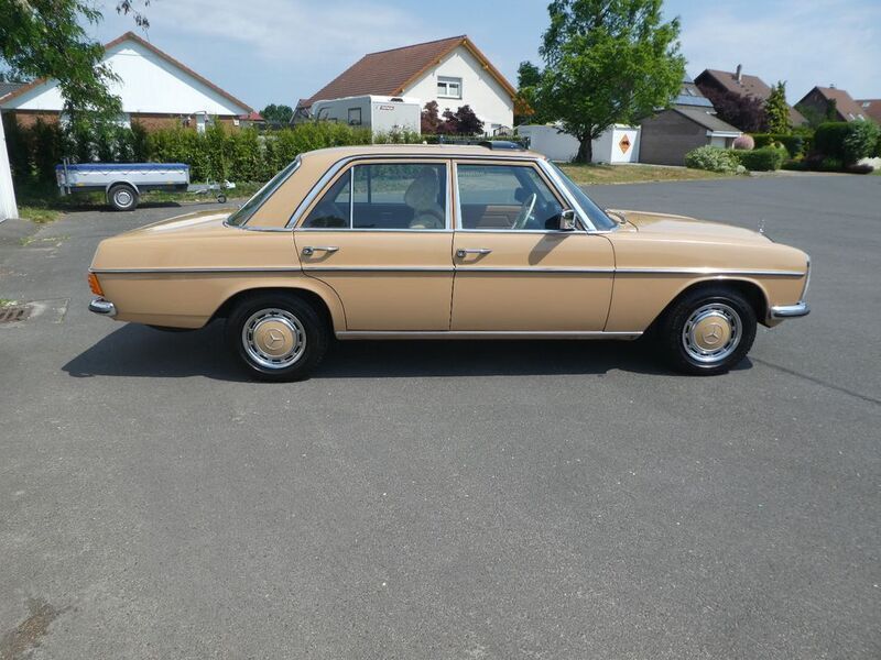 Gebraucht Mercedes 200/8 95 PS (69 kW) 1975 Beige Limousine