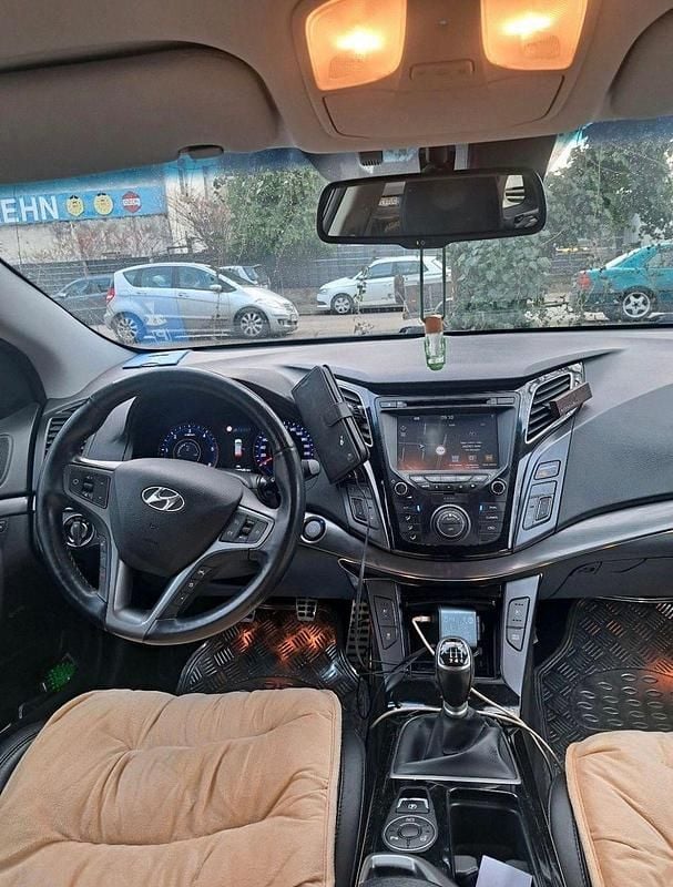 Gebraucht Hyundai i40 Premium 141 PS (103 kW) 2016 Kombi