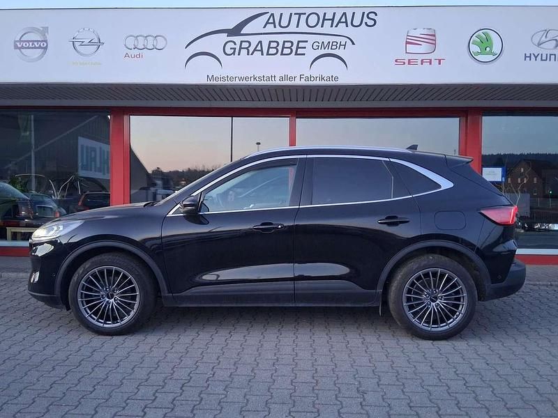 Gebraucht Ford Kuga Titanium 150 PS (110 kW) 2021 Obsidianschwarz metallic SUV
