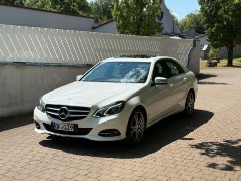 Weiß Gebraucht 2013 Mercedes E220 Avantgarde Limousine | 16.000 € (Etwas zu teuer) - Bild 1/4