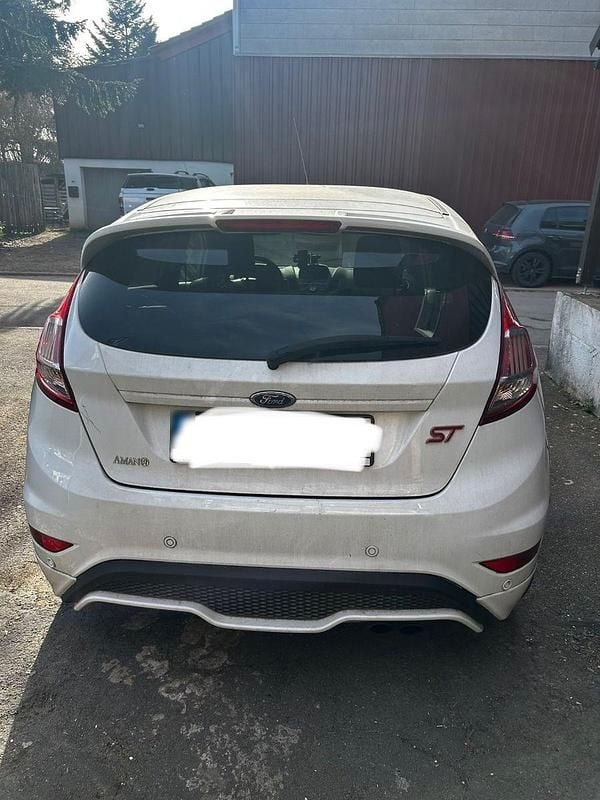 Gebraucht Ford Fiesta ST 182 PS (133 kW) 2017 Weiß Kleinwagen