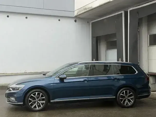 Używany VW Passat Elegance 200 KM (147 kW) 2022 Niebieski Sedan/Limuzyna