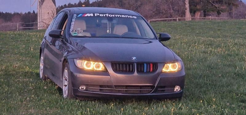 Gebraucht BMW 330 240 PS (176 kW) 1996 Grau Limousine