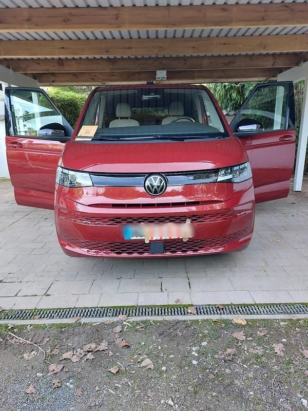 Gebraucht VW Multivan 204 PS (150 kW) 2024 Rot Van