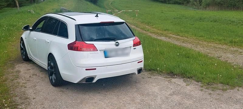 Gebraucht Opel Insignia OPC 325 PS (239 kW) 2013 Weiß Kombi