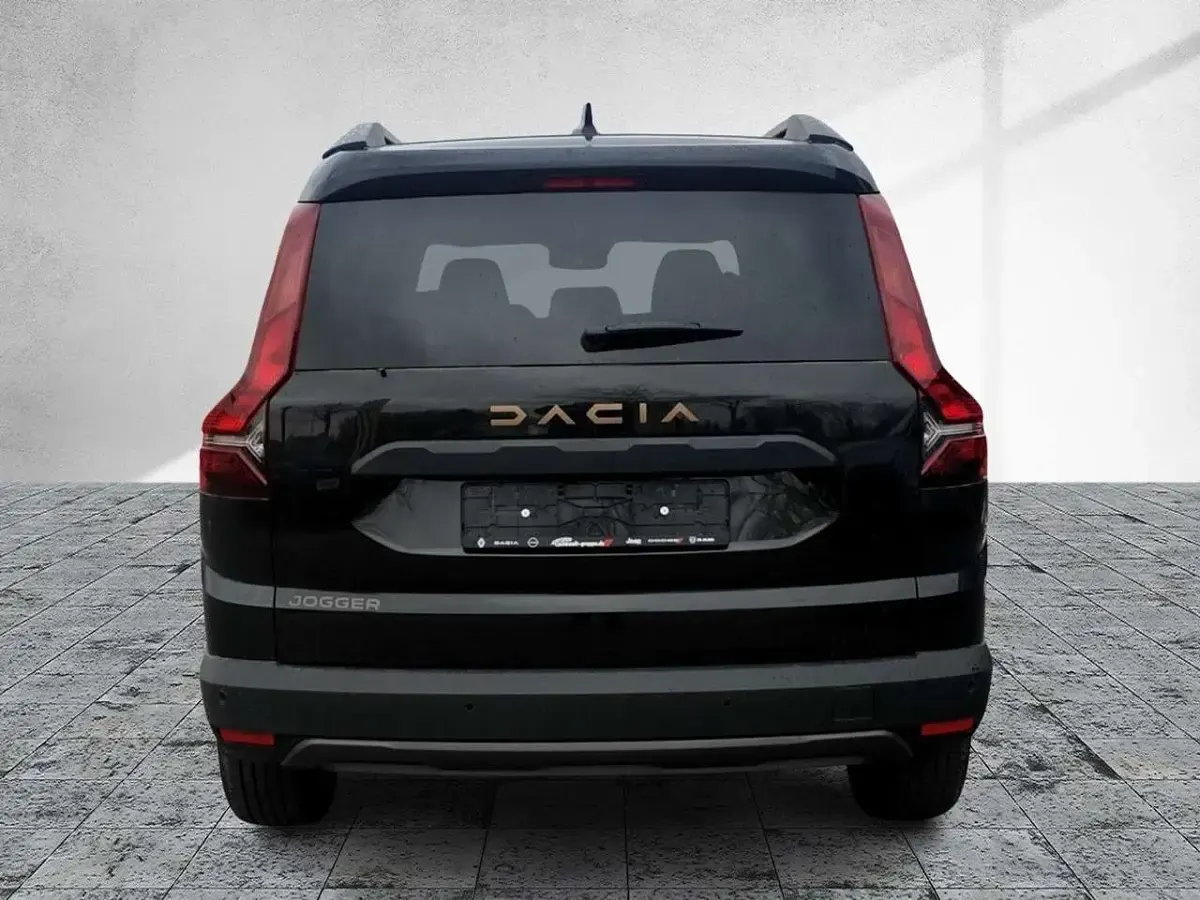 Gebraucht Dacia Jogger Extreme 91 PS (66 kW) 2025 Perlmuttschwarz Van / Kleinbus